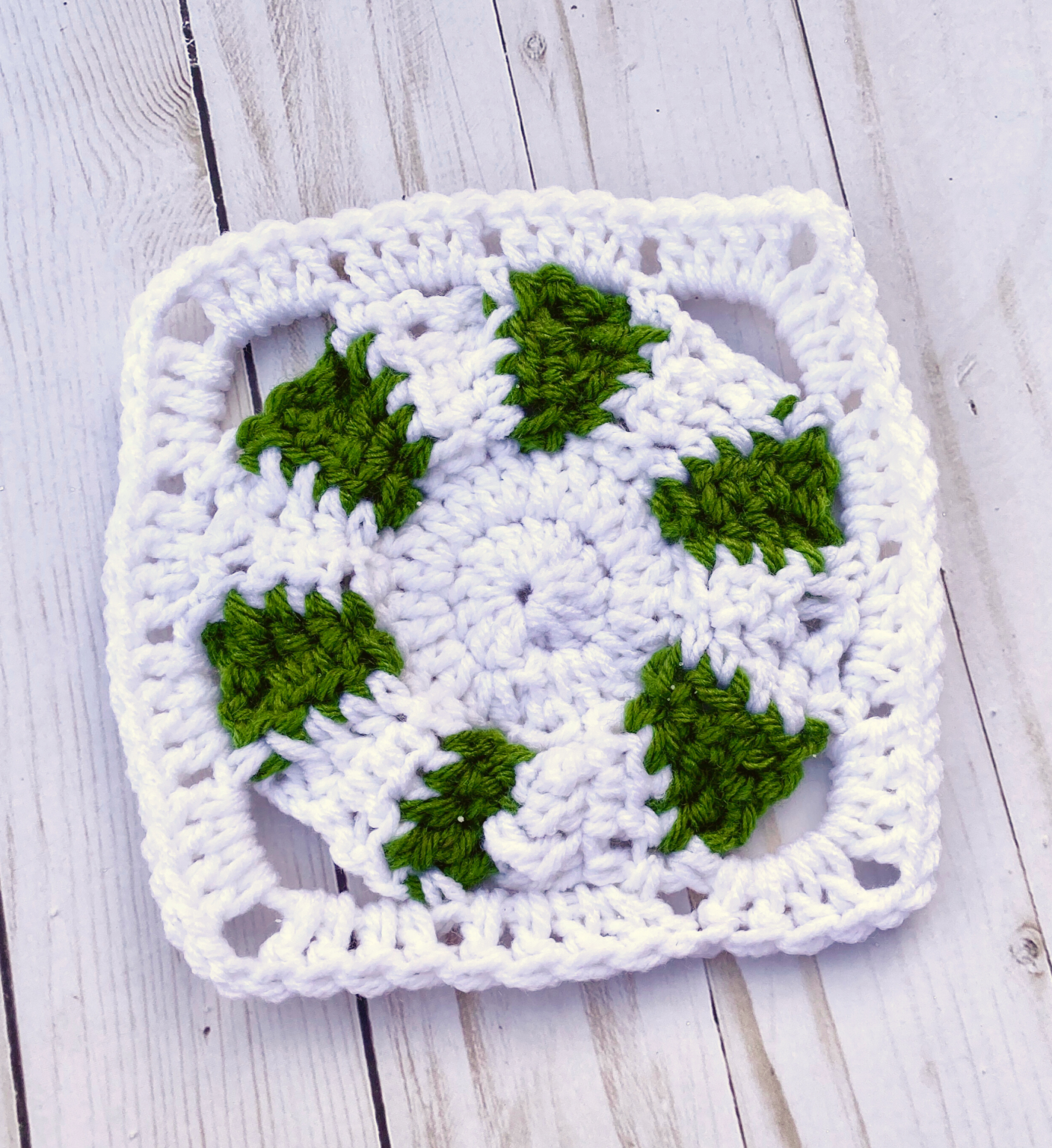 Peppermint Granny Square - Crochet Pattern ~ Crafty Kitty Crochet