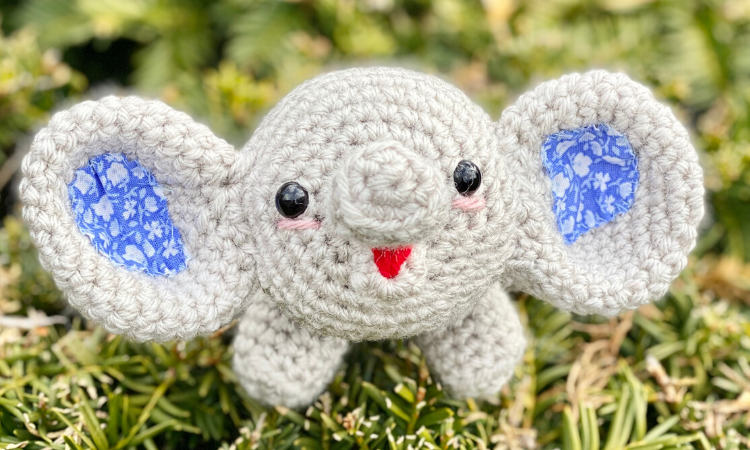 Crochet pattern Elephant / Amigurumi pattern / crochet eyes / big